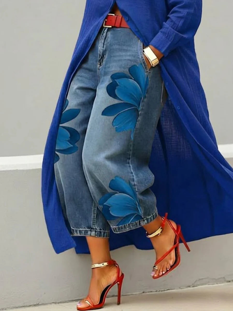 Jeans casuales con estampado artístico