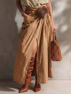 Elegant skirt with artistic cut and floral details